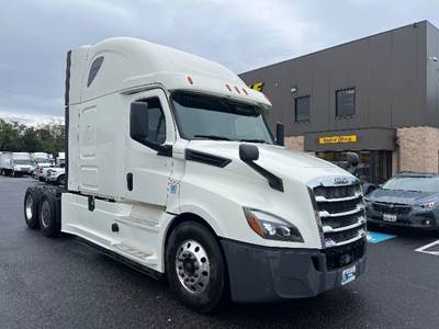 Freightliner Cascadia 126 Sleeper Semi Truck - 72" Integral Sleeper, 455HP, 12 Speed Automatic