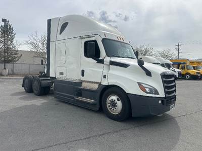 Freightliner Cascadia 126 Sleeper Semi Truck - 72" Integral Sleeper, 450HP, 12 Speed Automatic