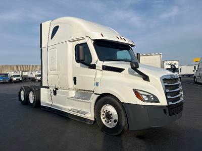 Freightliner Cascadia 126 Sleeper Semi Truck - 72" Integral Sleeper, 455HP, 12 Speed Automatic