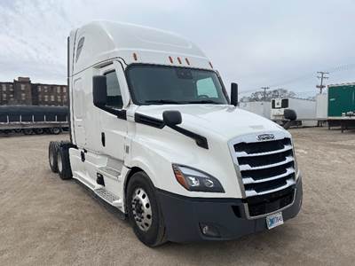 Freightliner Cascadia 126 Sleeper Semi Truck - 72" Integral Sleeper, 455HP, 10 Speed Manual