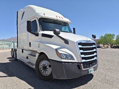 Freightliner Cascadia 126 Sleeper Semi Truck - 72" Integral Sleeper, Cummins 450HP, 13 Speed Automatic