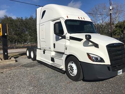 Freightliner Cascadia 126 Sleeper Semi Truck - 72" Integral Sleeper, 455HP, 12 Speed Automatic