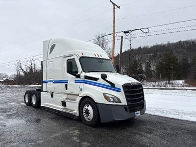 Freightliner Cascadia 126 Sleeper Semi Truck - 72" Integral Sleeper, 455HP, 12 Speed Automatic