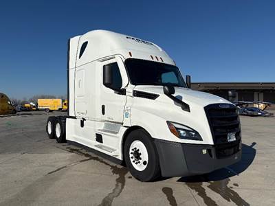 Freightliner Cascadia 126 Sleeper Semi Truck - 72" Integral Sleeper, 455HP, 12 Speed Automatic