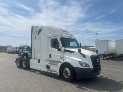 Freightliner Cascadia 126 Sleeper Semi Truck - 72" Integral Sleeper, 455HP, 12 Speed Automatic