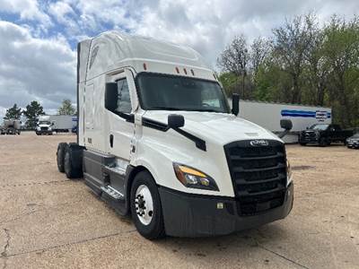 Freightliner Cascadia 126 Sleeper Semi Truck - 72" Integral Sleeper, 450HP, 12 Speed Automatic