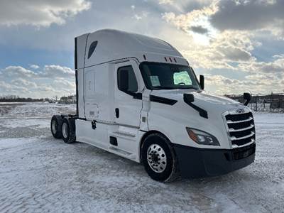 Freightliner Cascadia 126 Sleeper Semi Truck - 72" Integral Sleeper, 455HP, 12 Speed Automatic