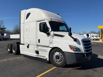 Freightliner Cascadia 126 Sleeper Semi Truck - 72" Integral Sleeper, 450HP, 12 Speed Automatic