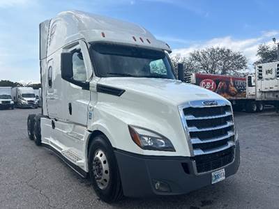 Freightliner Cascadia 126 Sleeper Semi Truck - 72" Integral Sleeper, 475HP, 12 Speed Automatic