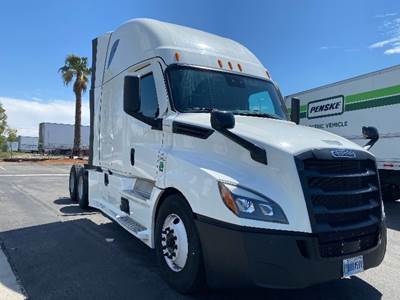 Freightliner Cascadia 126 Sleeper Semi Truck - 72" Integral Sleeper, 455HP, 12 Speed Automatic