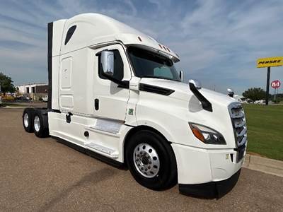 Freightliner Cascadia 126 Sleeper Semi Truck - 72" Integral Sleeper, 455HP, 12 Speed Automatic