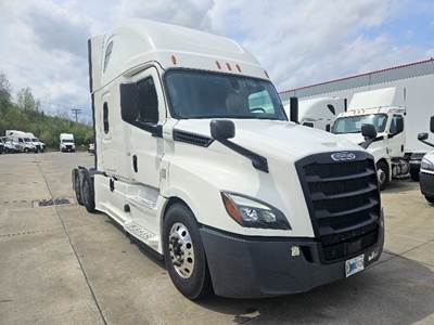 Freightliner Cascadia 126 Sleeper Semi Truck - 72" Integral Sleeper, 455HP, 12 Speed Automatic