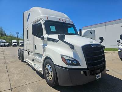 Freightliner Cascadia 126 Sleeper Semi Truck - 72" Integral Sleeper, 455HP, 12 Speed Automatic