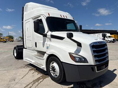 Freightliner Cascadia 126 Single Axle Sleeper Semi Truck - 48" Integral Sleeper, 470HP, 12 Speed Automatic