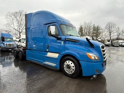 Freightliner Cascadia 126 Sleeper Semi Truck - 72" Integral Sleeper, 400HP, 12 Speed Automatic