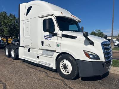 Freightliner Cascadia 126 Sleeper Semi Truck - 72" Integral Sleeper, Cummins 450HP, 13 Speed Automatic