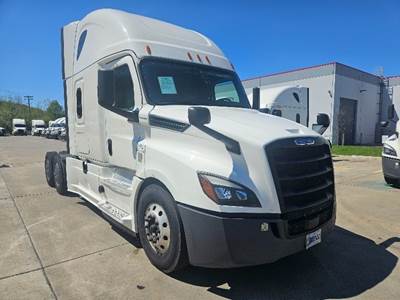 Freightliner Cascadia 126 Sleeper Semi Truck - 72" Integral Sleeper, 455HP, 12 Speed Automatic