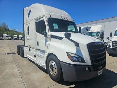 Freightliner Cascadia 126 Sleeper Semi Truck - 72" Integral Sleeper, 455HP, 12 Speed Automatic