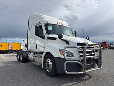 Freightliner Cascadia 126 Sleeper Semi Truck - 48" Integral Sleeper, 475HP, 12 Speed Automatic