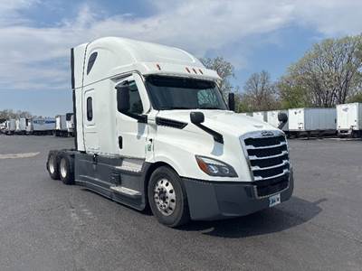 Freightliner Cascadia 126 Sleeper Semi Truck - 72" Integral Sleeper, 455HP, 10 Speed Manual
