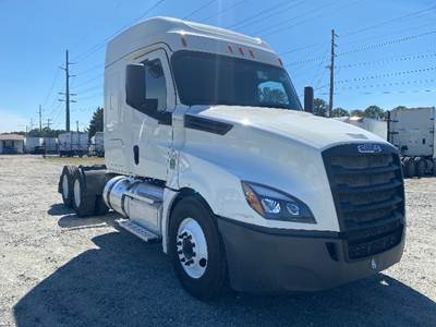 Freightliner Cascadia 126 Sleeper Semi Truck - 48" Integral Sleeper, 475HP, 12 Speed Automatic