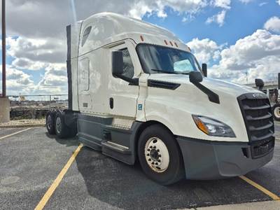 Freightliner Cascadia 126 Sleeper Semi Truck - 72" Integral Sleeper, 450HP, 12 Speed Automatic
