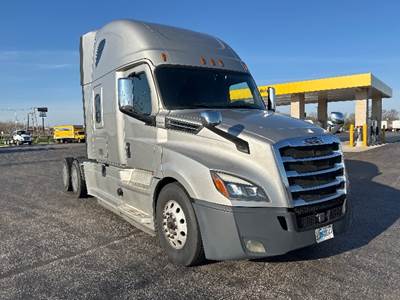 Freightliner Cascadia 126 Sleeper Semi Truck - 72" Integral Sleeper, 505HP, 12 Speed Automatic