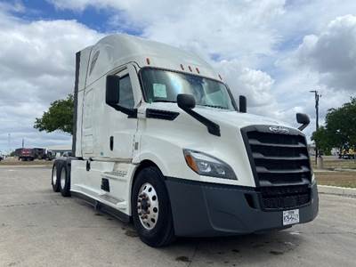 Freightliner Cascadia 126 Sleeper Semi Truck - 72" Integral Sleeper, 475HP, 12 Speed Automatic