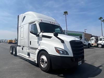 Freightliner Cascadia 126 Sleeper Semi Truck - 72" Integral Sleeper, 455HP, 12 Speed Automatic
