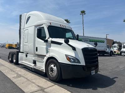 Freightliner Cascadia 126 Sleeper Semi Truck - 72" Integral Sleeper, 455HP, 12 Speed Automatic