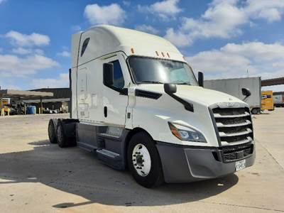 Freightliner Cascadia 126 Sleeper Semi Truck - 72" Integral Sleeper, 450HP, 12 Speed Automatic