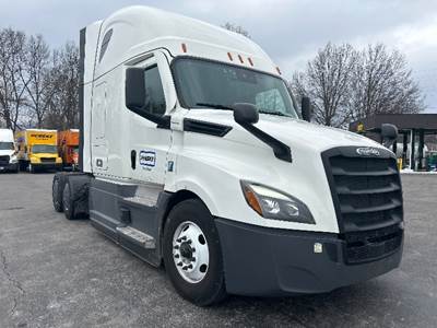 Freightliner Cascadia 126 Sleeper Semi Truck - 72" Integral Sleeper, 450HP, 12 Speed Automatic