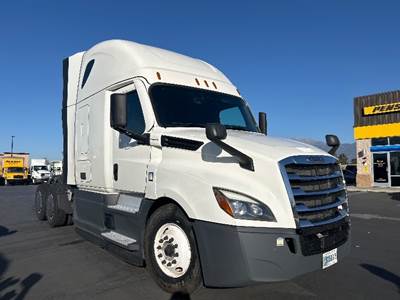 Freightliner Cascadia 126 Sleeper Semi Truck - 72" Integral Sleeper, 450HP, 12 Speed Automatic