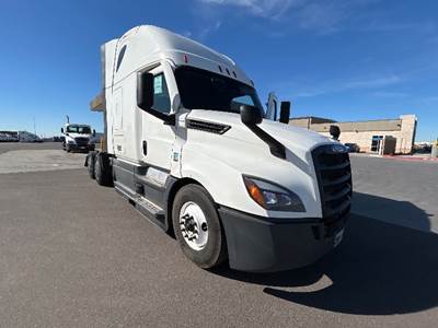 Freightliner Cascadia 126 Sleeper Semi Truck - 72" Integral Sleeper, 450HP, 12 Speed Automatic