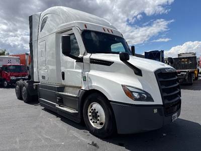 Freightliner Cascadia 126 Sleeper Semi Truck - 72" Integral Sleeper, 450HP, 12 Speed Automatic