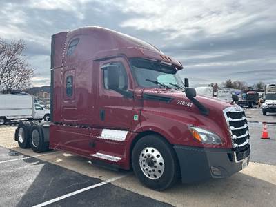Freightliner Cascadia 126 Sleeper Semi Truck - 72" Integral Sleeper, 455HP, 12 Speed Automatic