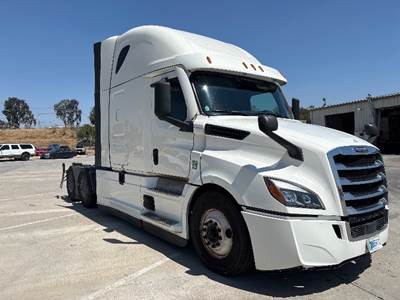 Freightliner Cascadia 126 Sleeper Semi Truck - 72" Integral Sleeper, 455HP, 12 Speed Automatic