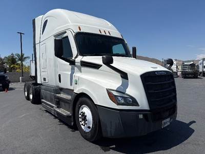 Freightliner Cascadia 126 Sleeper Semi Truck - 72" Integral Sleeper, 450HP, 12 Speed Automatic