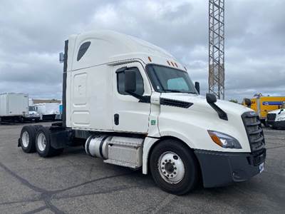 Freightliner Cascadia 126 Sleeper Semi Truck - 72" Integral Sleeper, 455HP, 12 Speed Automatic