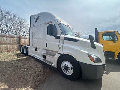 Freightliner Cascadia 126 Sleeper Semi Truck - 72" Integral Sleeper, 455HP, 12 Speed Automatic