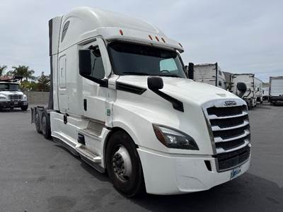 Freightliner Cascadia 126 Sleeper Semi Truck - 72" Integral Sleeper, 455HP, 12 Speed Automatic