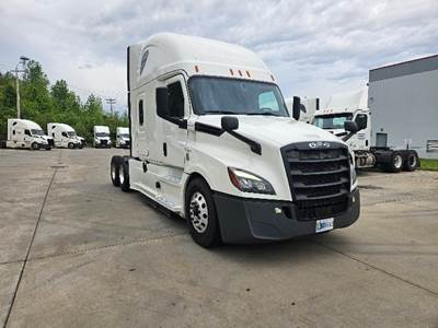 Freightliner Cascadia 126 Sleeper Semi Truck - 72" Integral Sleeper, 455HP, 12 Speed Automatic