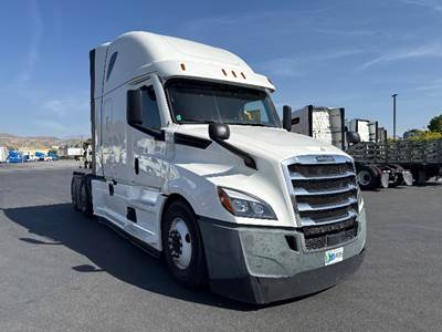 Freightliner Cascadia 126 Sleeper Semi Truck - 72" Integral Sleeper, 455HP, 12 Speed Automatic