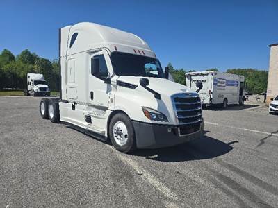 Freightliner Cascadia 126 Sleeper Semi Truck - 72" Integral Sleeper, 455HP, 12 Speed Automatic