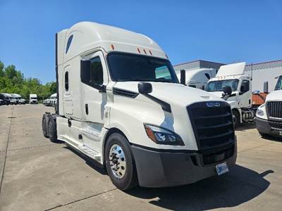 Freightliner Cascadia 126 Sleeper Semi Truck - 72" Integral Sleeper, 455HP, 12 Speed Automatic