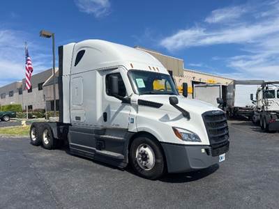 Freightliner Cascadia 126 Sleeper Semi Truck - 72" Integral Sleeper, 450HP, 12 Speed Automatic