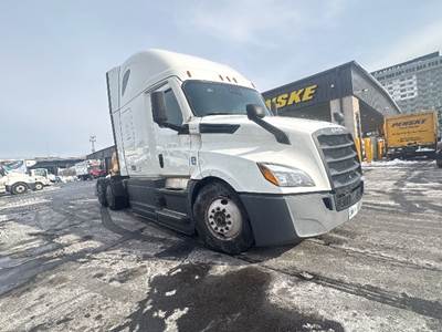 Freightliner Cascadia 126 Sleeper Semi Truck - 72" Integral Sleeper, 450HP, 12 Speed Automatic