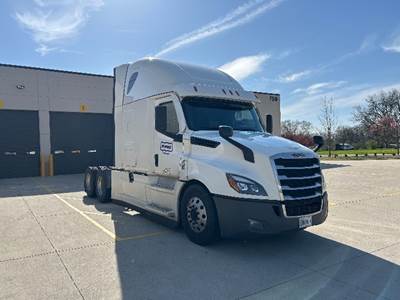 Freightliner Cascadia 126 Sleeper Semi Truck - 72" Integral Sleeper, 455HP, 12 Speed Automatic