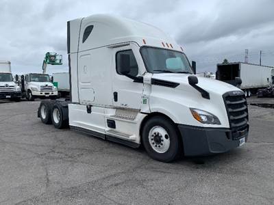 Freightliner Cascadia 126 Sleeper Semi Truck - 72" Integral Sleeper, 455HP, 12 Speed Automatic