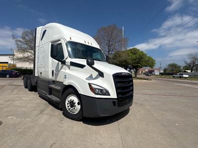 Freightliner Cascadia 126 Sleeper Semi Truck - 72" Integral Sleeper, 450HP, 12 Speed Automatic